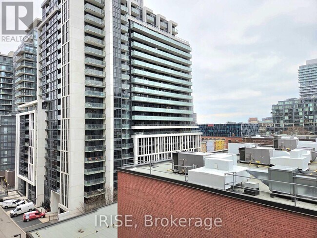 Building Photo - 313 Richmond St E