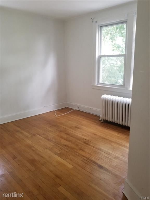 Building Photo - 3 br, 1 bath House - 32 Yonkers Ave