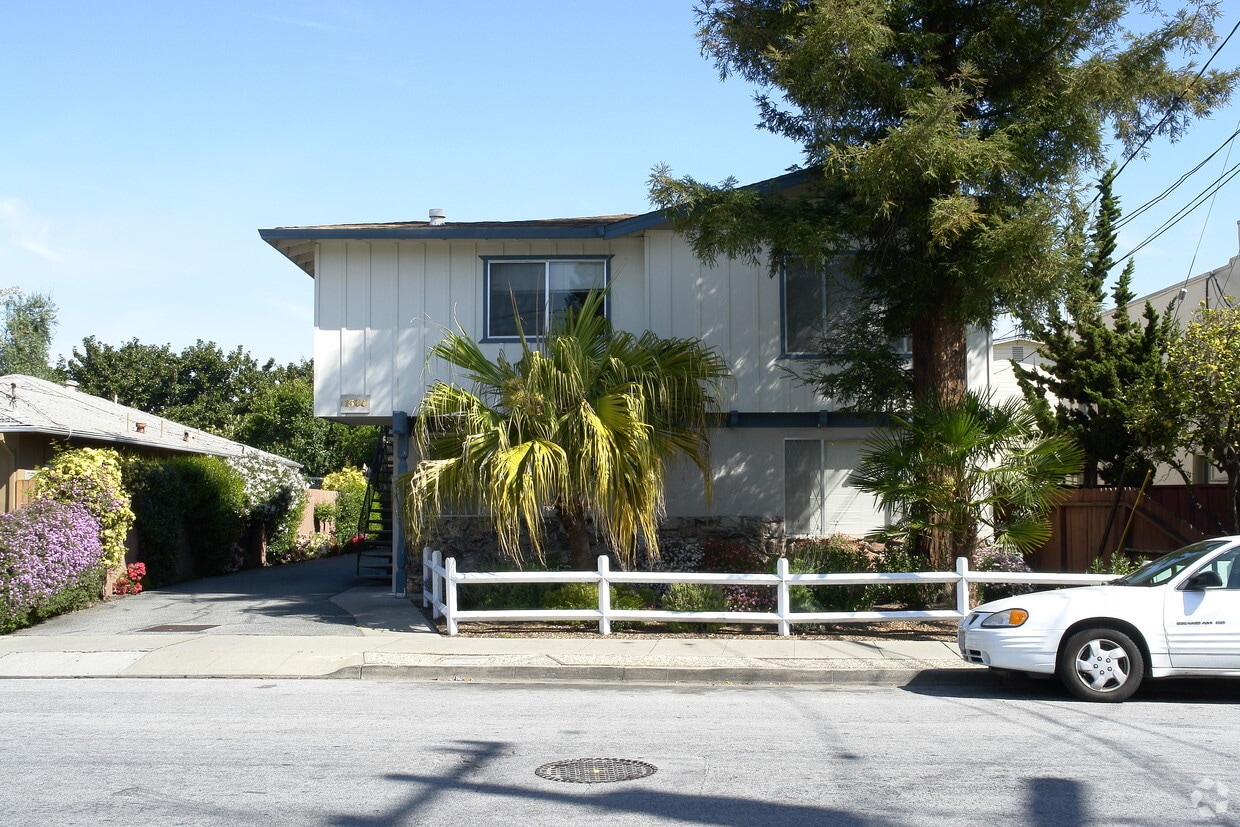 Building Photo - 1535 Hess Rd