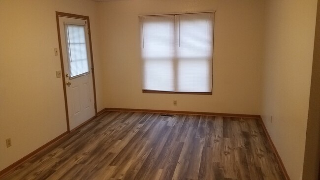 Living Room - 1022-24 Country Creek Ln
