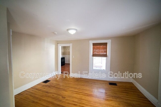 Building Photo - 11 Cottage St