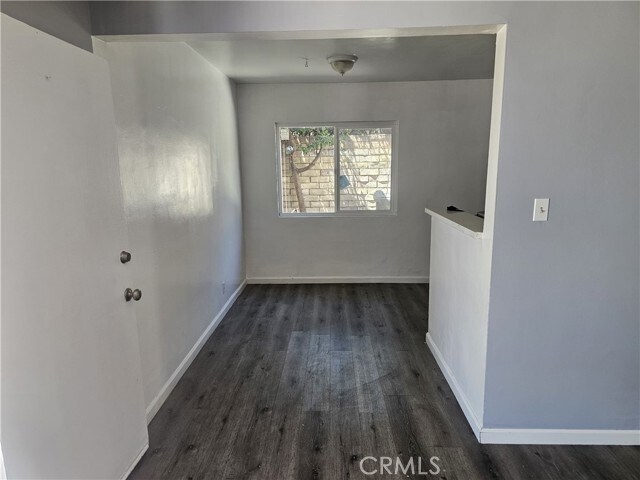 Building Photo - 929 W Lodge Ave