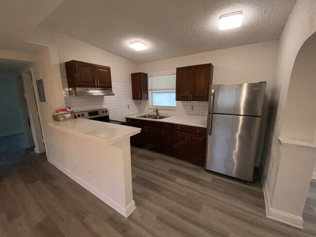 Building Photo - 480 Old Spanish Trail