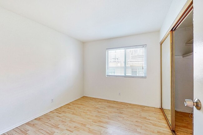 Building Photo - Rare Shorecliff Villas for rent.  2 bd / 2...