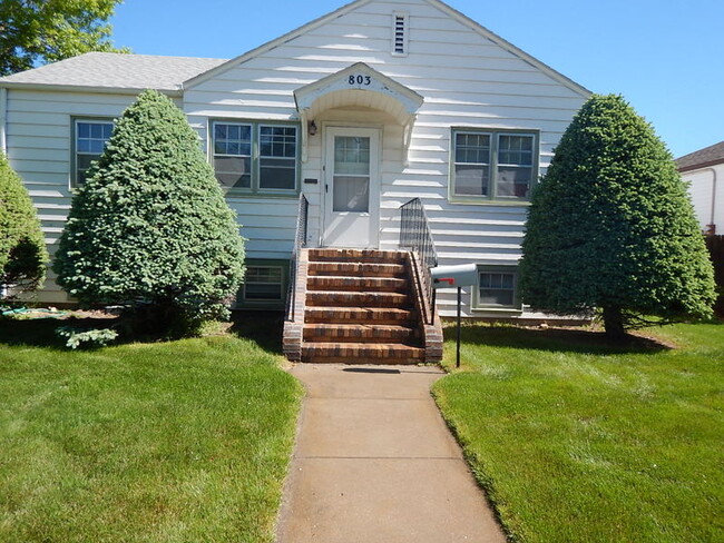front entry - 803 E B St