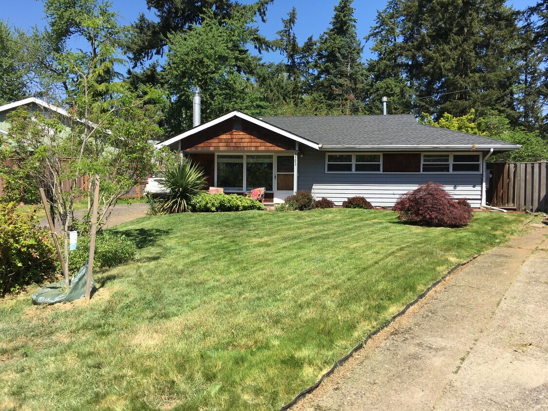 9103 SE Insley St, Portland, OR 97266 House Rental in Portland, OR