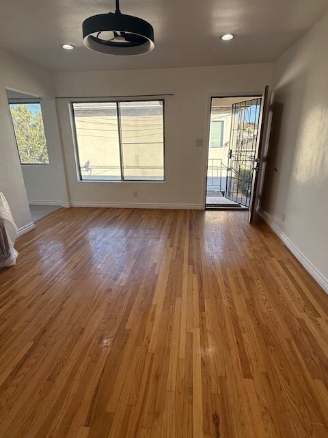 Sala de estar - 2426 20th St