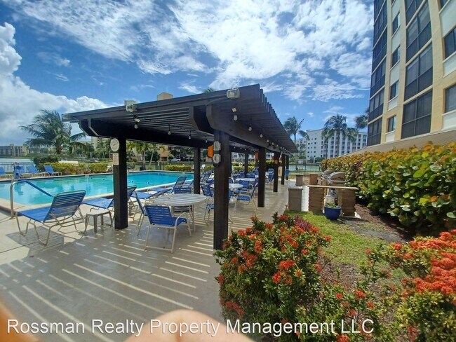 Building Photo - 1 br, 2 bath House - 400 Lenell Road #607