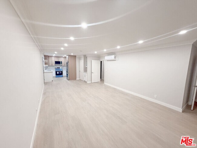 Foto del edificio - 1117 S Bedford St