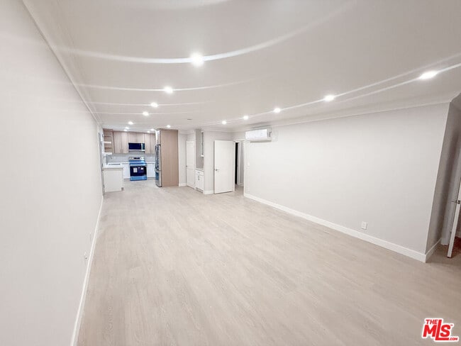 Building Photo - 1117 S Bedford St