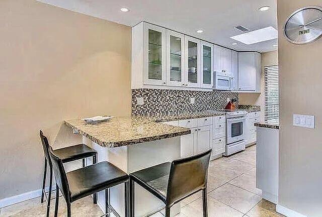 Foto del edificio - 1407 N Sunrise Way
