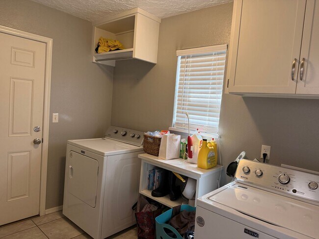 Foto del edificio - PRELEASING (3) Bed/(1.5) Bath in Core Norman Avail Late May!