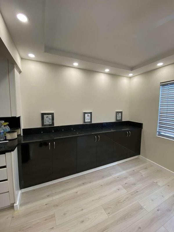 Foto del edificio - 4048 Exeter C