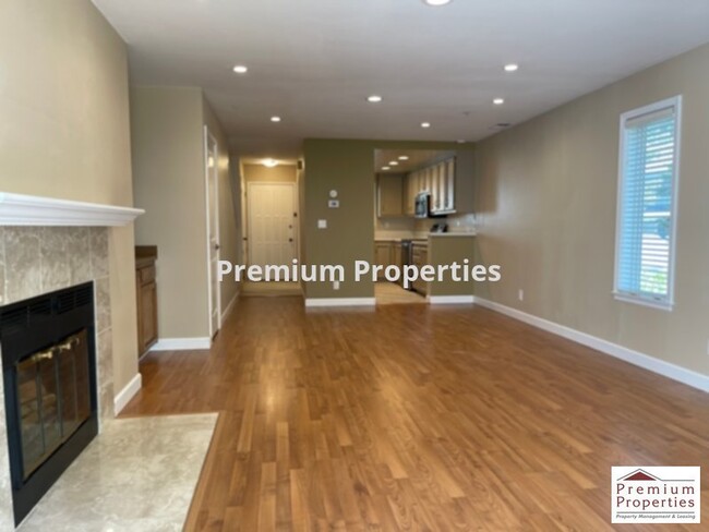 Building Photo - 1358 Las Juntas Way