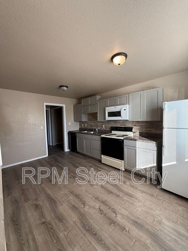 Foto del edificio - 1717 Oakshire Ln