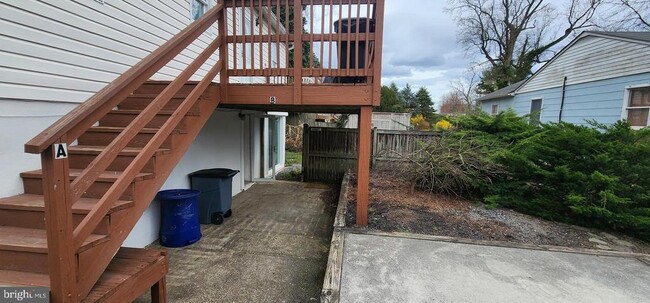 Building Photo - 300 Maiden Choice Ln