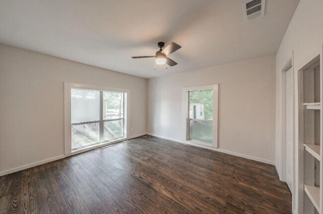 Foto del edificio - Charming 2BR House in Farmersville