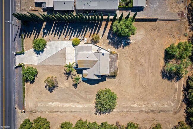 Foto del edificio - 29879 S Chrisman Rd