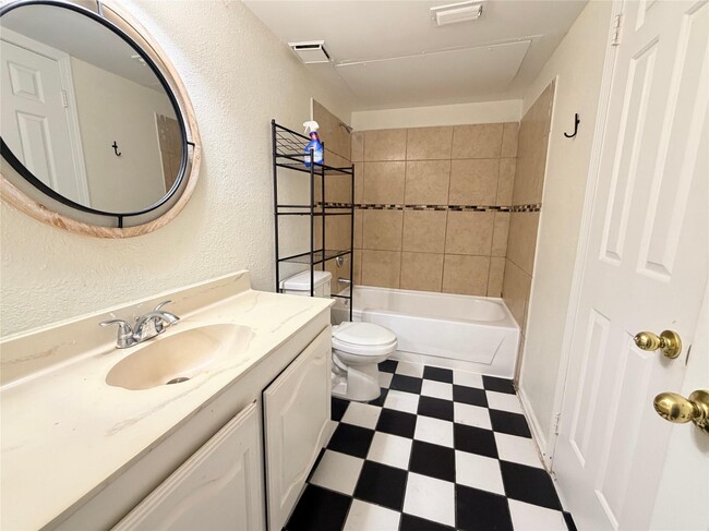 Building Photo - 3011 Harbinger Ln