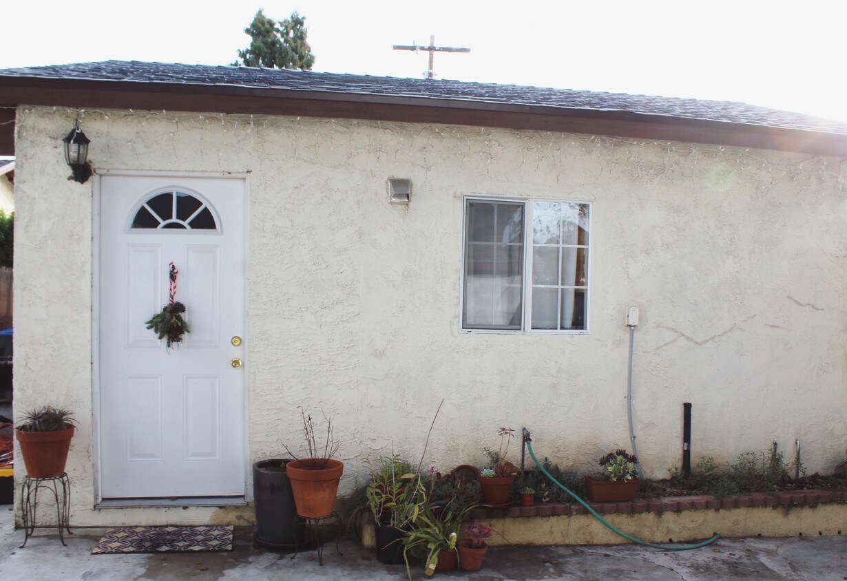 564 Vermont St, Altadena, CA 91001 House for Rent in Altadena, CA