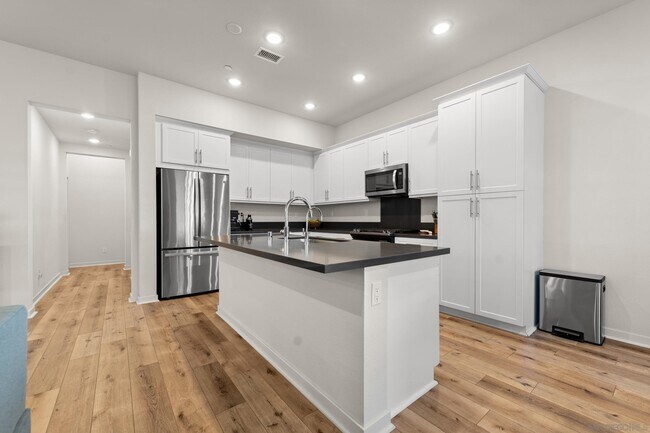 Building Photo - 2055 Bravo Loop