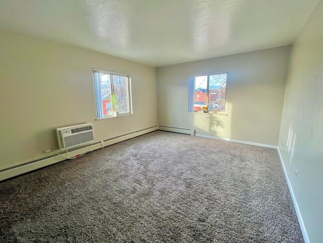 Interior Photo - 25gr