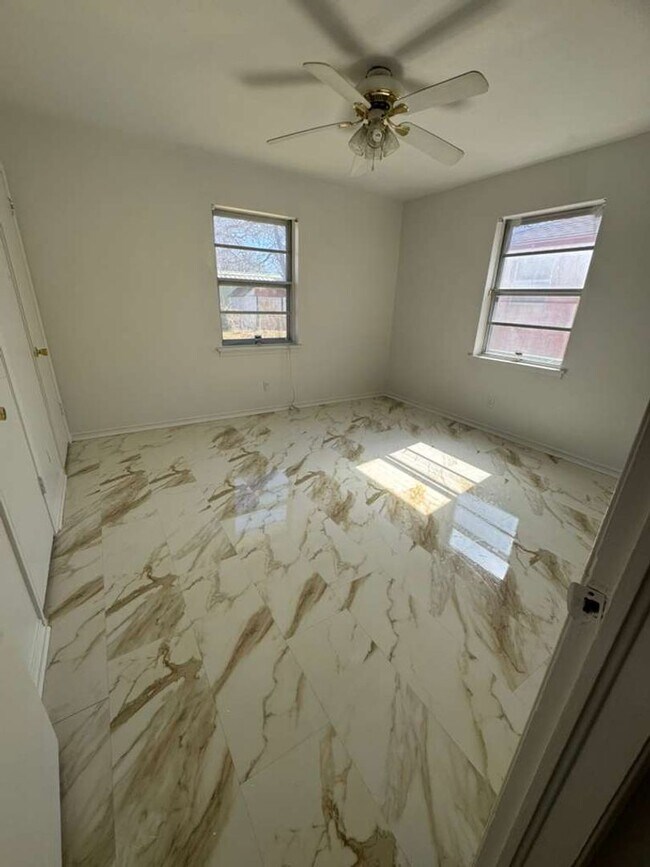 Foto del edificio - 556 Blueberry Blvd