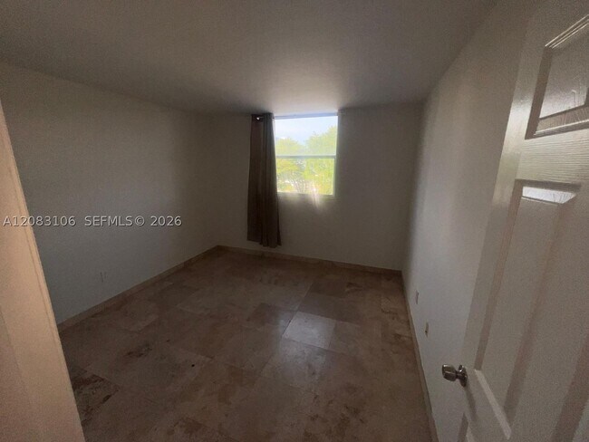 Foto del edificio - 1801 S Treasure Dr