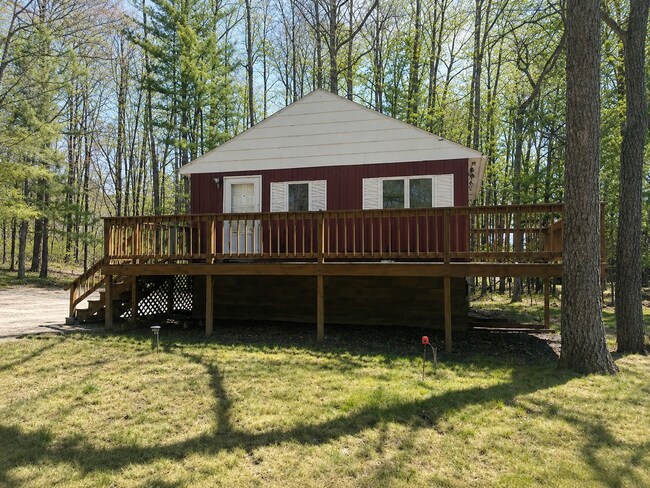 Building Photo - 10727 Mann Lake Rd