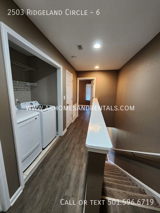 Foto del edificio - 2503 Ridgeland Cir
