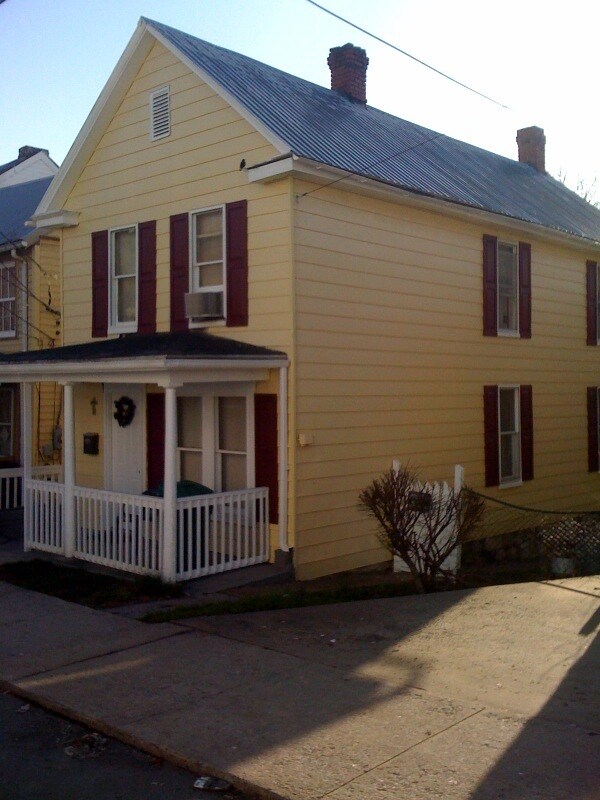 Foto del edificio - 317 N Maple Ave