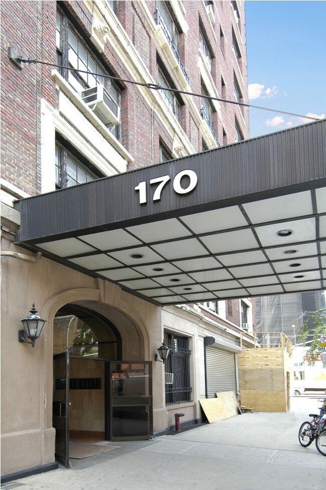 Building Photo - 170 W 74th St