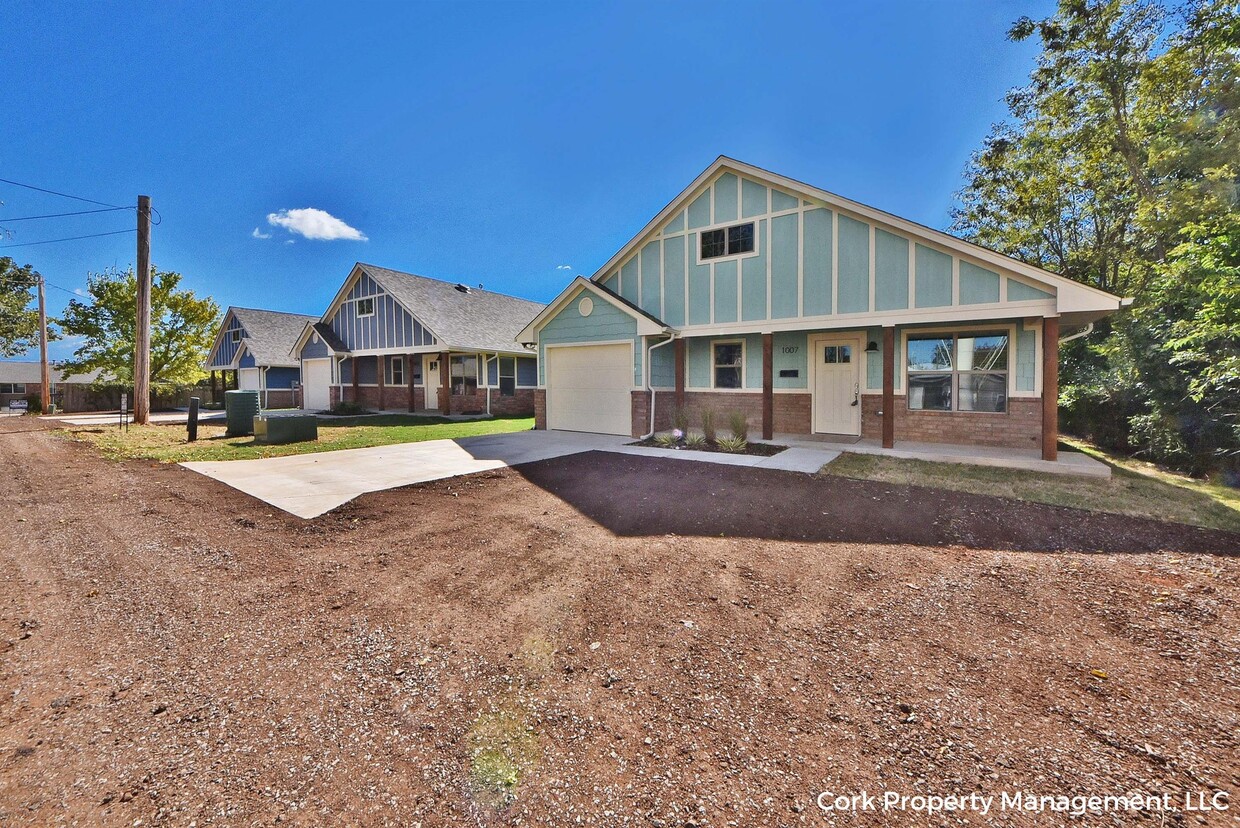 Primary Photo - 100 N University Dr
