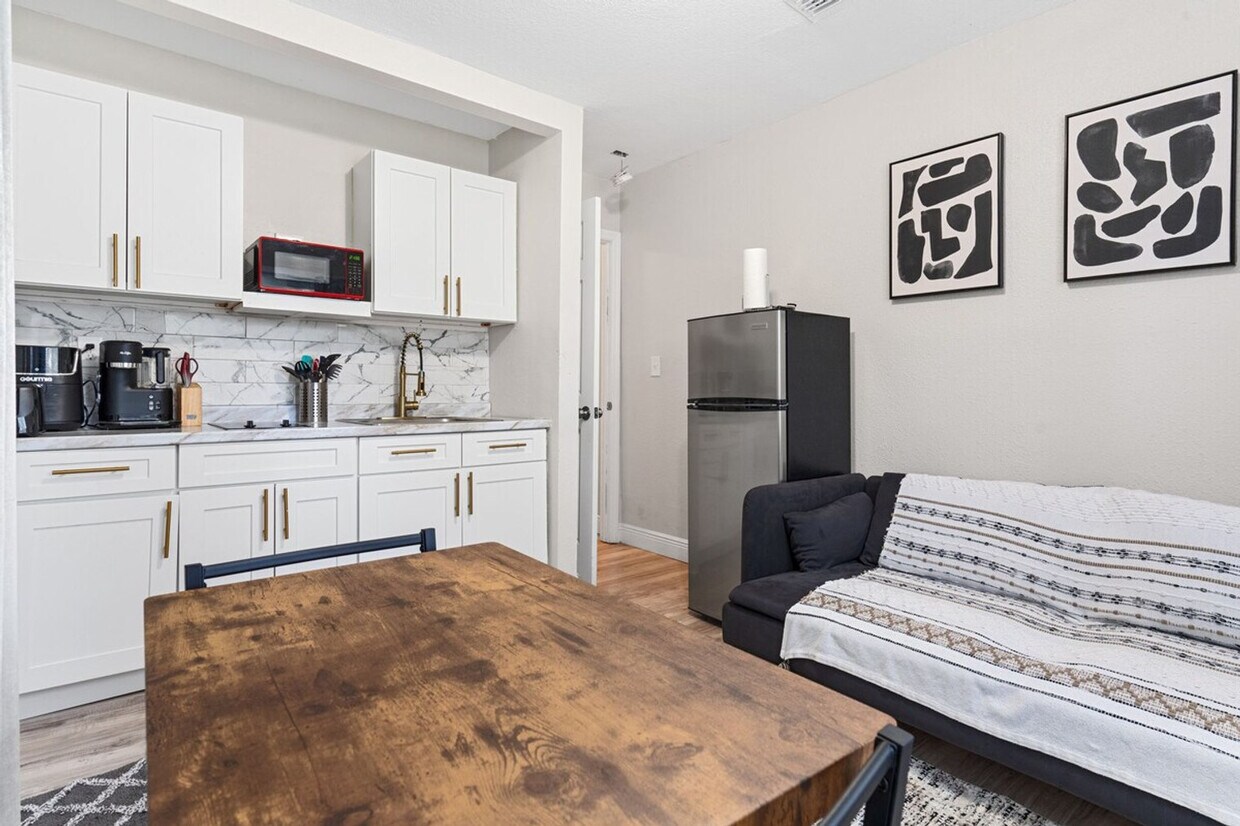 Foto principal - 3602 E Chelsea St