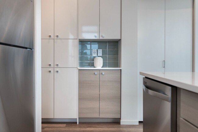 Building Photo - Janus Apartments