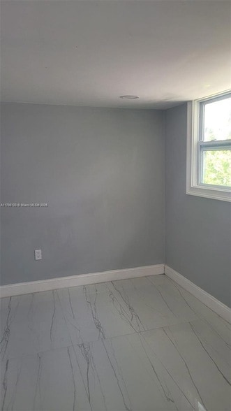 Foto del edificio - 6241 SW 17th St
