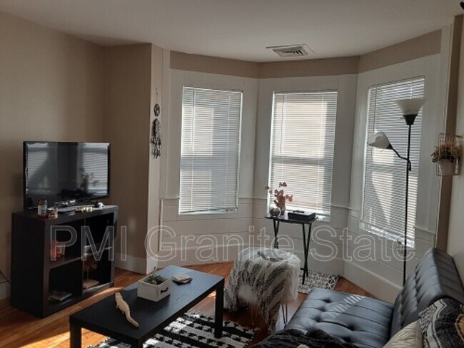 Building Photo - 59 Kinsley St