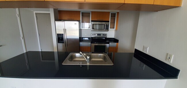 Foto del edificio - 1750 N Bayshore Dr