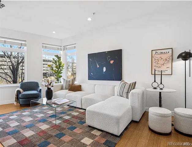 Foto del edificio - 2700 E Cherry Creek S Dr