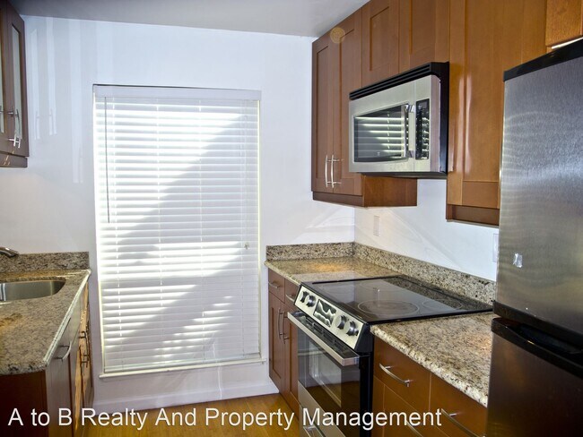 Building Photo - 2 br, 1.5 bath House - 107 W Rincon Ave