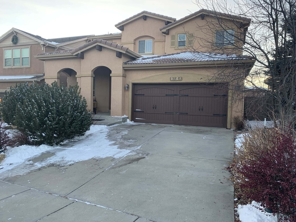 Front - 9564 Roxborough Park Ct