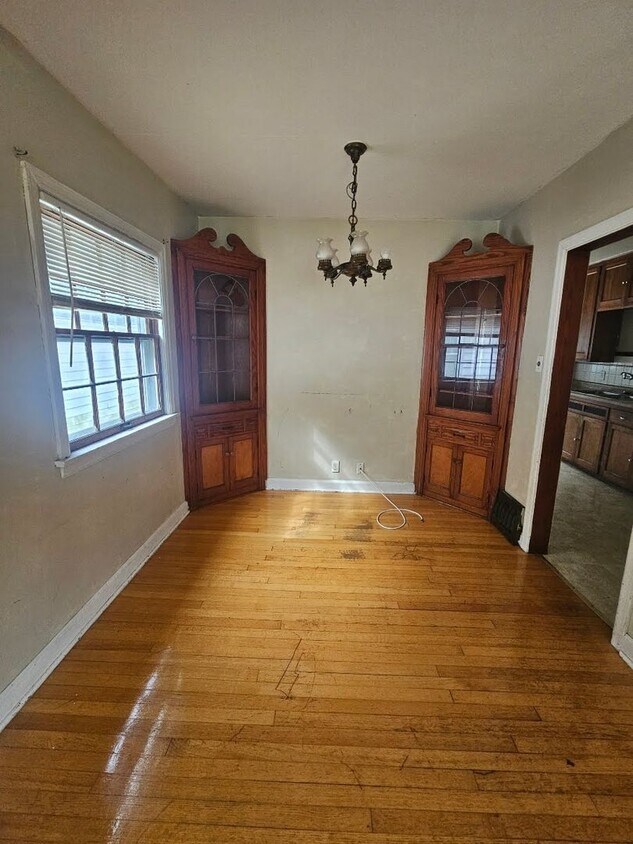 Primary Photo - 5437 N Bethmaur Ln