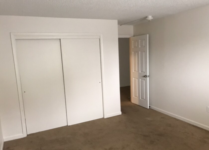 755 Wethersfield Ave Unit B13, Hartford, CT 06114 Condo for Rent in