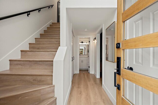 Foto del edificio - 1206 Hollow Creek Dr