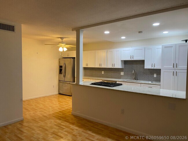 Foto del edificio - 250 SW 7th St