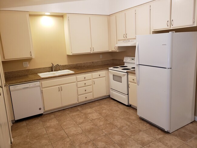 Kitchen - 26027 Serrano Ct