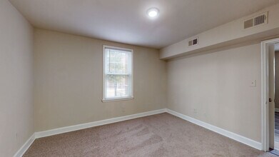 Interior Photo - Presidential Greens