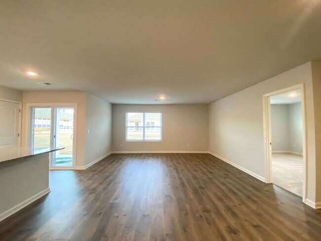 Foto del edificio - 3 bed 2 bath new construction by DR Horton