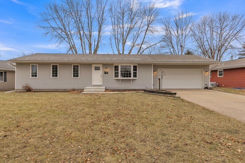 1809 Judd Ave N, Glencoe, MN 55336 House Rental in Glencoe, MN