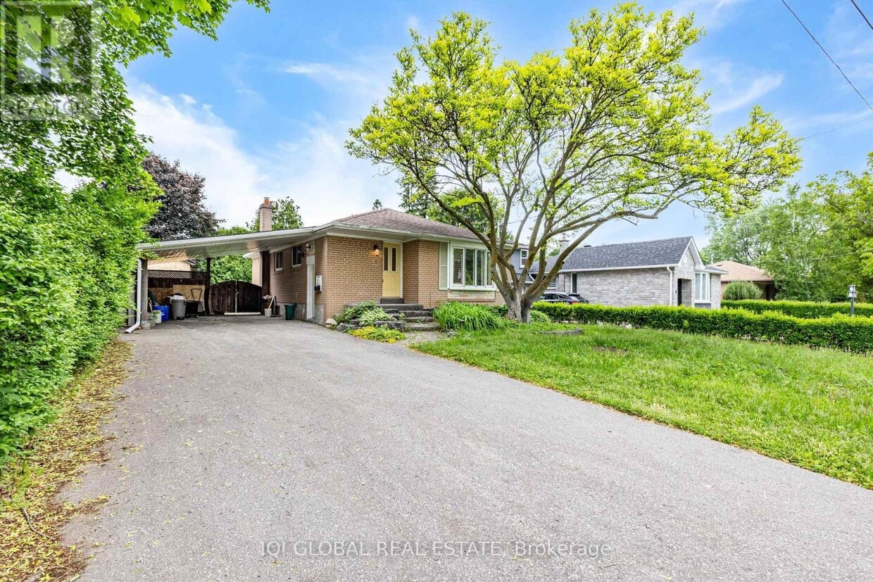 Primary Photo - 10 Holman Crescent